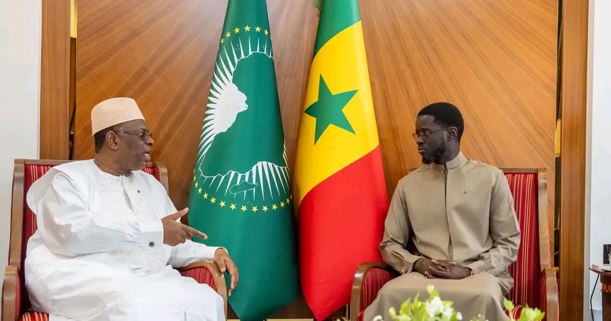 Diplomatie et Continuité : Le Président Bassirou Diomaye Faye reçoit l’ancien Président Macky Sall