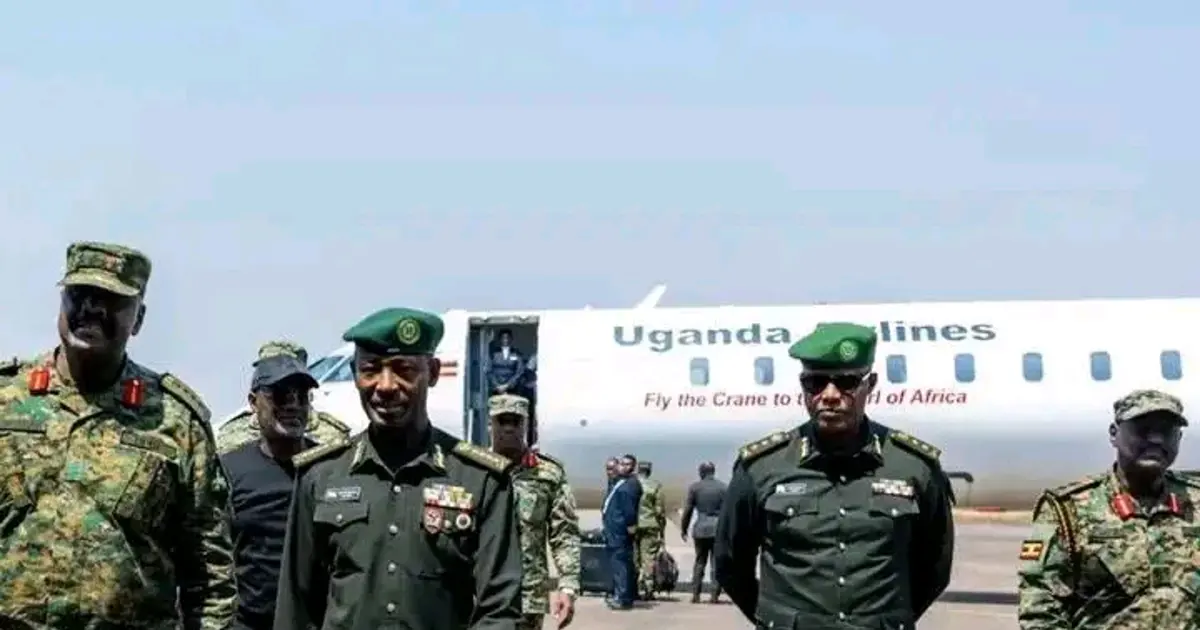 🚨 LE GÉNÉRAL MUHOOZI KAINERUGABA EN VISITE OFFICIELLE AU RWANDA POUR RENFORCER LA COOPÉRATION MILITAIRE